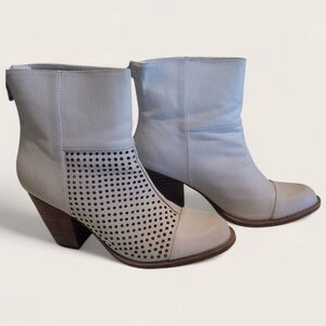 Diba Creamy Tan Ankle Booties